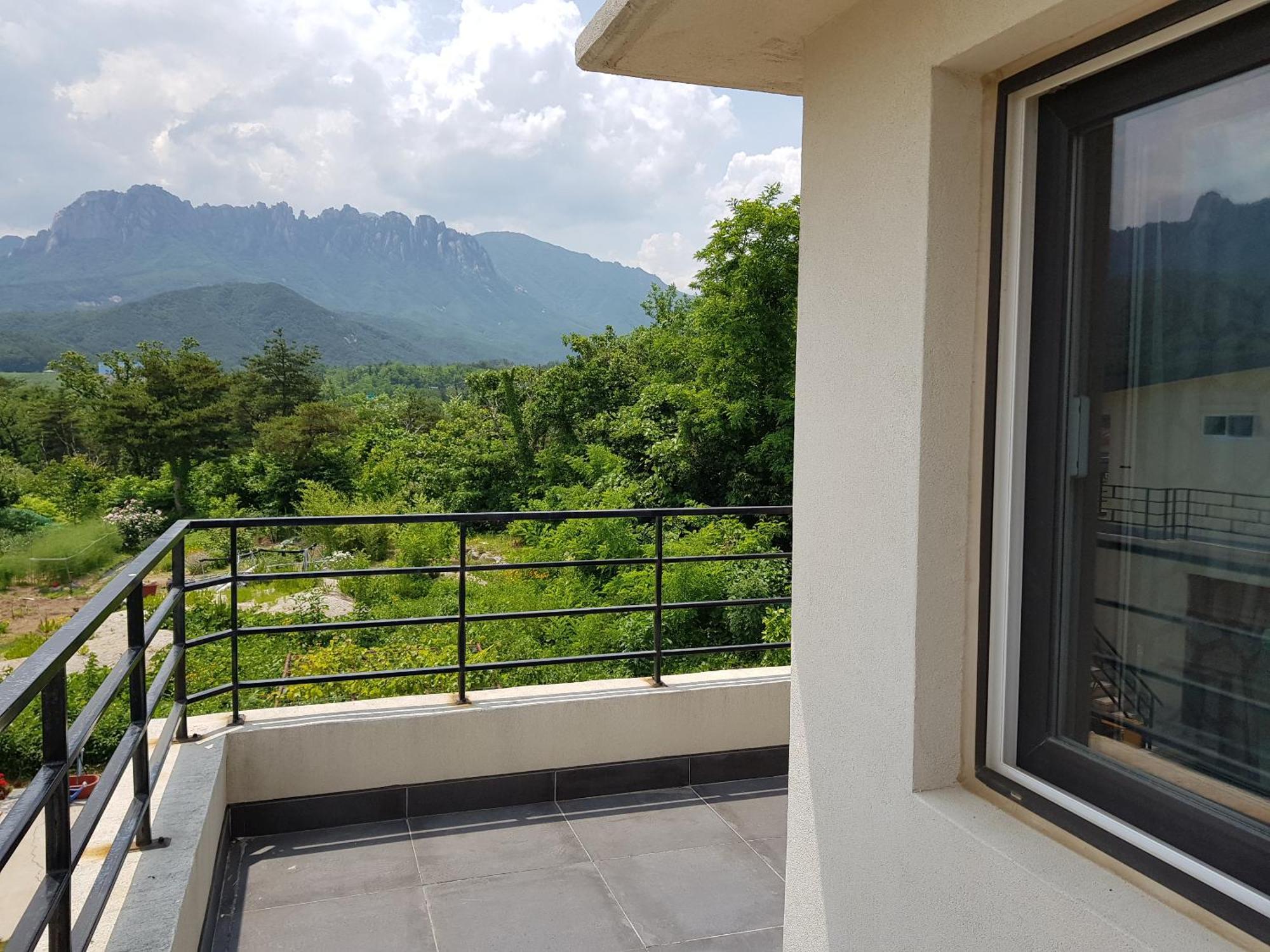 Gilson Guesthouse Sokcho Dış mekan fotoğraf